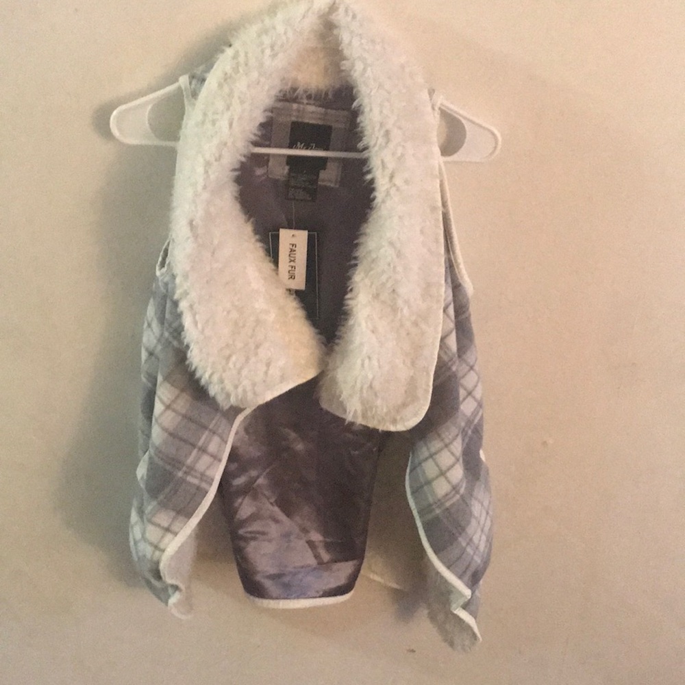 NWT! Me Jane faux fur vest